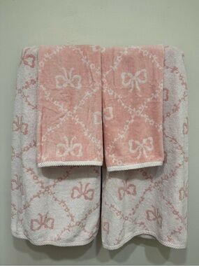Laura Ashley Pink and White Bow Pattern Bath Towels